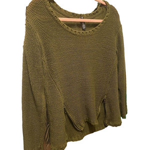 𝅺🌷 Lord and Taylor 🌷 Olive Green Knit Sweater With Zippers